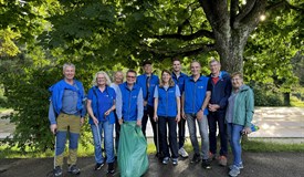 Präsident Franz-Rasso Böck mit Team und Ausbeute